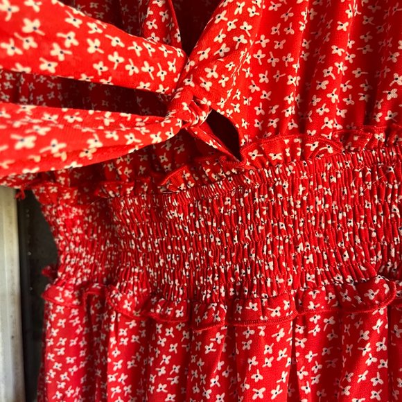 FREE SHIPPING ress; soft red and white; gathered areas for fun flirty; tie open - Picture 4 of 10